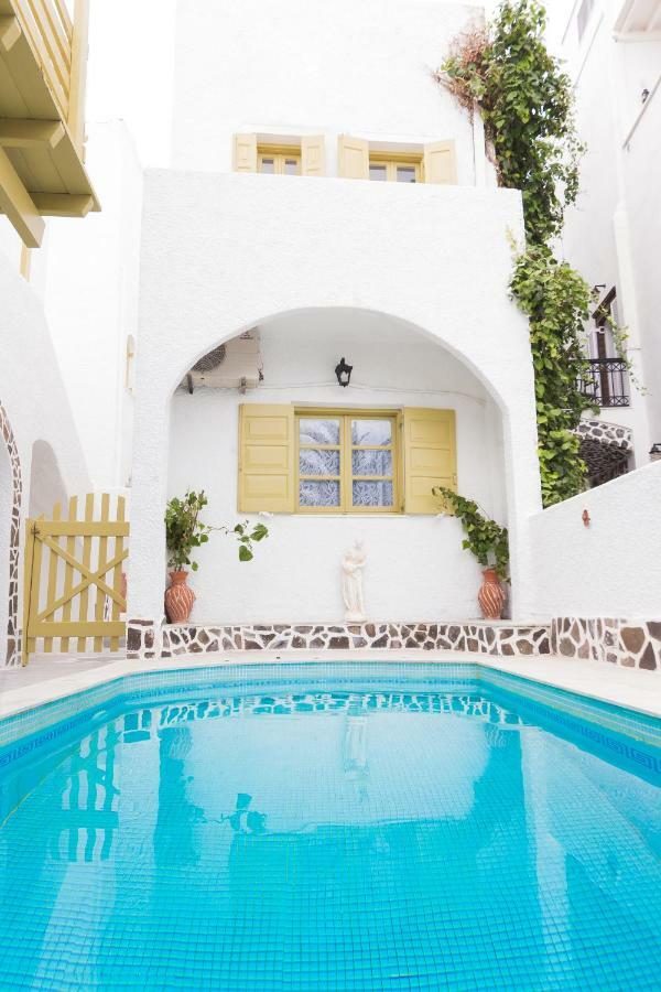 Sunny Days Fira (Santorini)